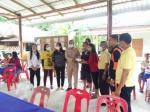 มอบเงินส่วนตัวเพื่อให้การช่วยเหลือบ้านนายเอ หมู่ที่7 กรณีเกิ